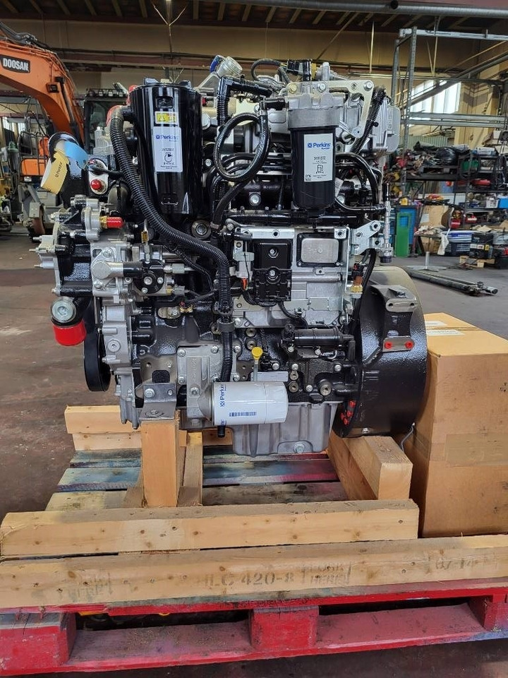Perkins 1204E-E44TA - Engine for Truck: picture 1 Perkins 1204E-E44TA - Engine for Truck: picture 1