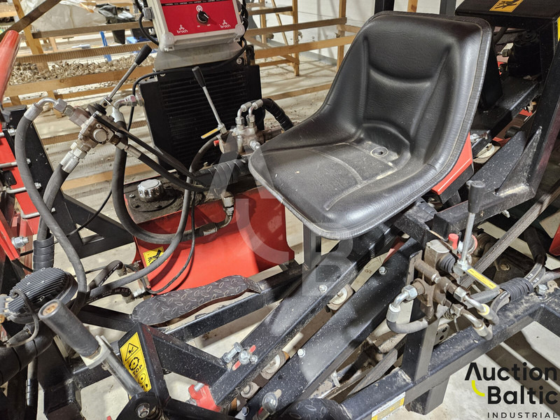 Broch ARAT-1 - Combine harvester: picture 5 Broch ARAT-1 - Combine harvester: picture 5