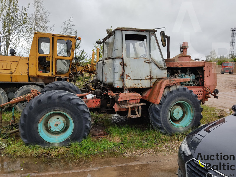 HTZ XTZ T-150K - Farm tractor: picture 1 HTZ XTZ T-150K - Farm tractor: picture 1