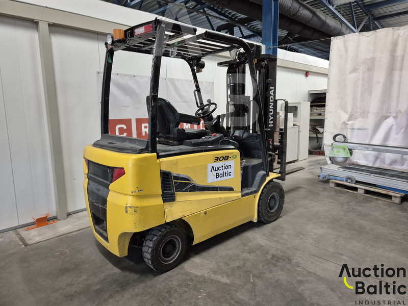 Hyundai 30B-9 - Electric forklift: picture 3 Hyundai 30B-9 - Electric forklift: picture 3