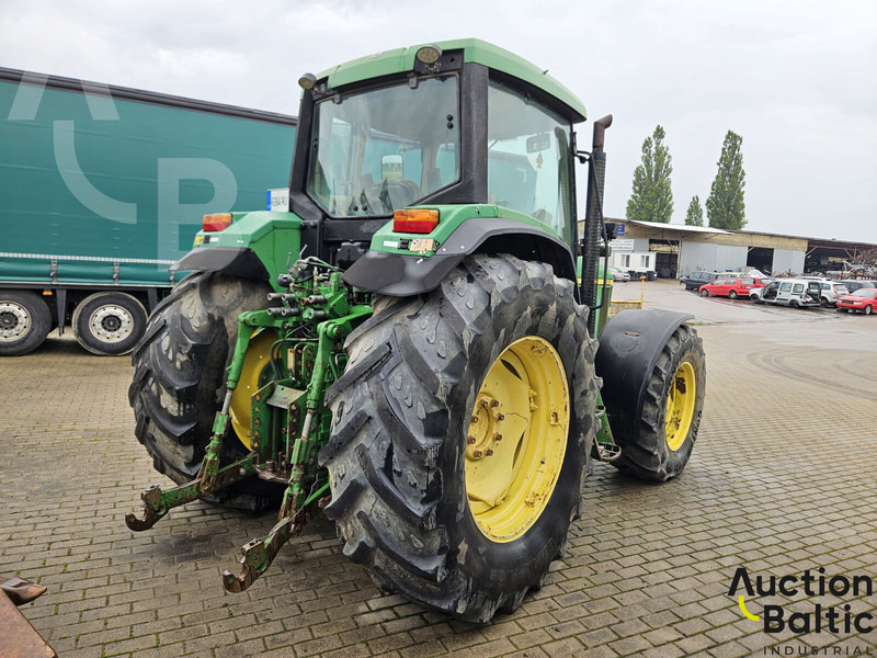 John Deere 6810 - Farm tractor: picture 4 John Deere 6810 - Farm tractor: picture 4