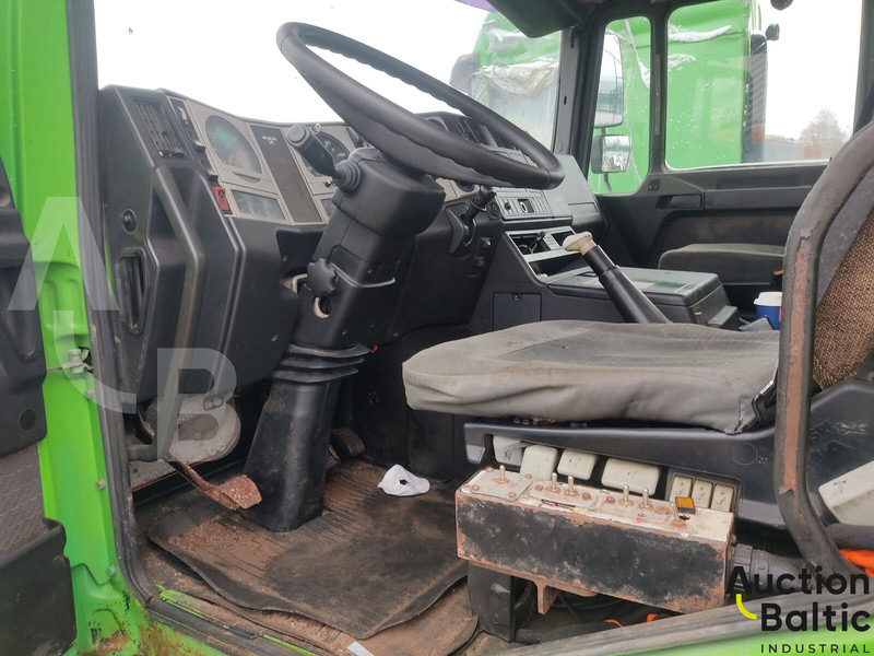 MAN 18.284 - Skip loader truck: picture 5 MAN 18.284 - Skip loader truck: picture 5