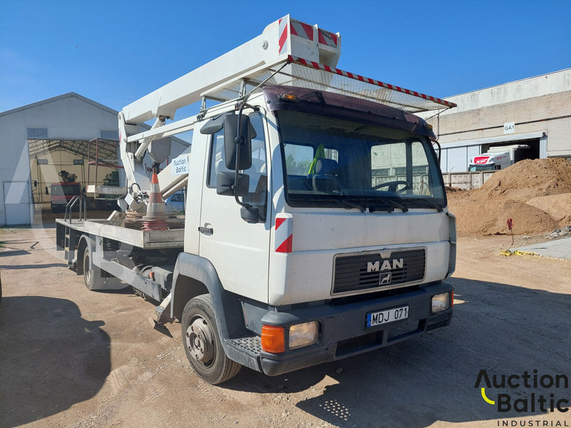MAN NUTZFAHRZEUGE L2000 LE 110, 140, 160, 170, 180, 22 - Truck with aerial platform: picture 2 MAN NUTZFAHRZEUGE L2000 LE 110, 140, 160, 170, 180, 22 - Truck with aerial platform: picture 2