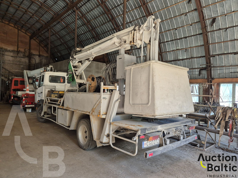 Mercedes-Benz 1114 - Truck with aerial platform: picture 3 Mercedes-Benz 1114 - Truck with aerial platform: picture 3