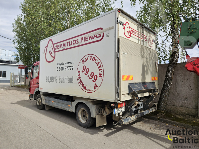 Mercedes-Benz 815 - Refrigerator truck: picture 3 Mercedes-Benz 815 - Refrigerator truck: picture 3