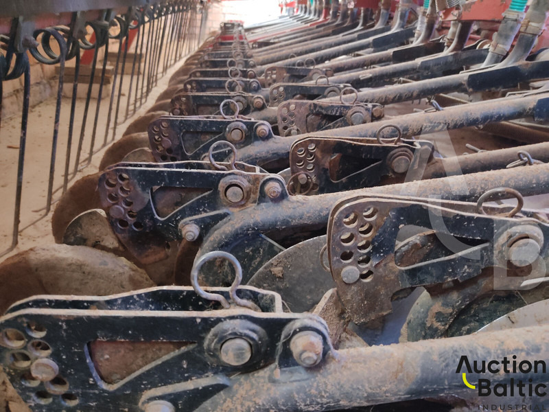 PNEUSEJ 6MV48 - Combine seed drill: picture 5 PNEUSEJ 6MV48 - Combine seed drill: picture 5