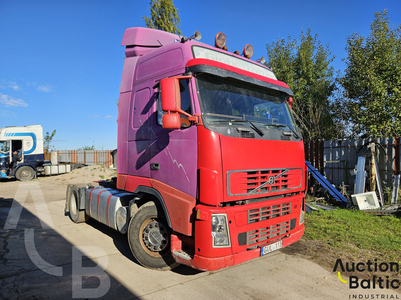 Volvo FH12 - Tractor truck: picture 2 Volvo FH12 - Tractor truck: picture 2