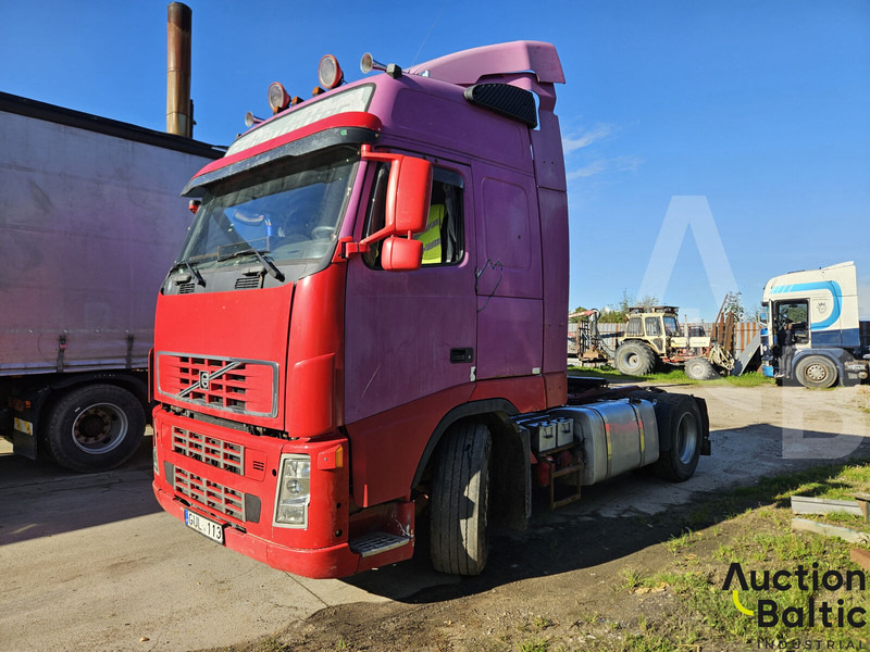 Volvo FH12 - Tractor truck: picture 1 Volvo FH12 - Tractor truck: picture 1