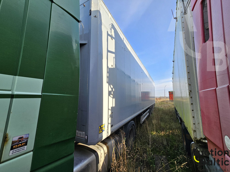 Kraker CF200 - Curtainsider semi-trailer: picture 2 Kraker CF200 - Curtainsider semi-trailer: picture 2