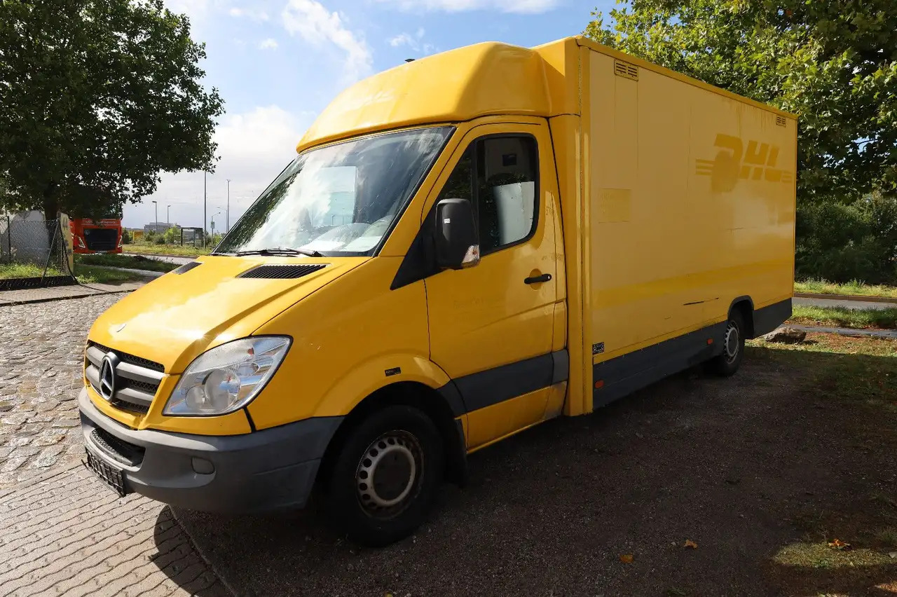 Mercedes-Benz Sprinter II Pritsche/ Koffer/Regalsystem - Closed box van: picture 1 Mercedes-Benz Sprinter II Pritsche/ Koffer/Regalsystem - Closed box van: picture 1