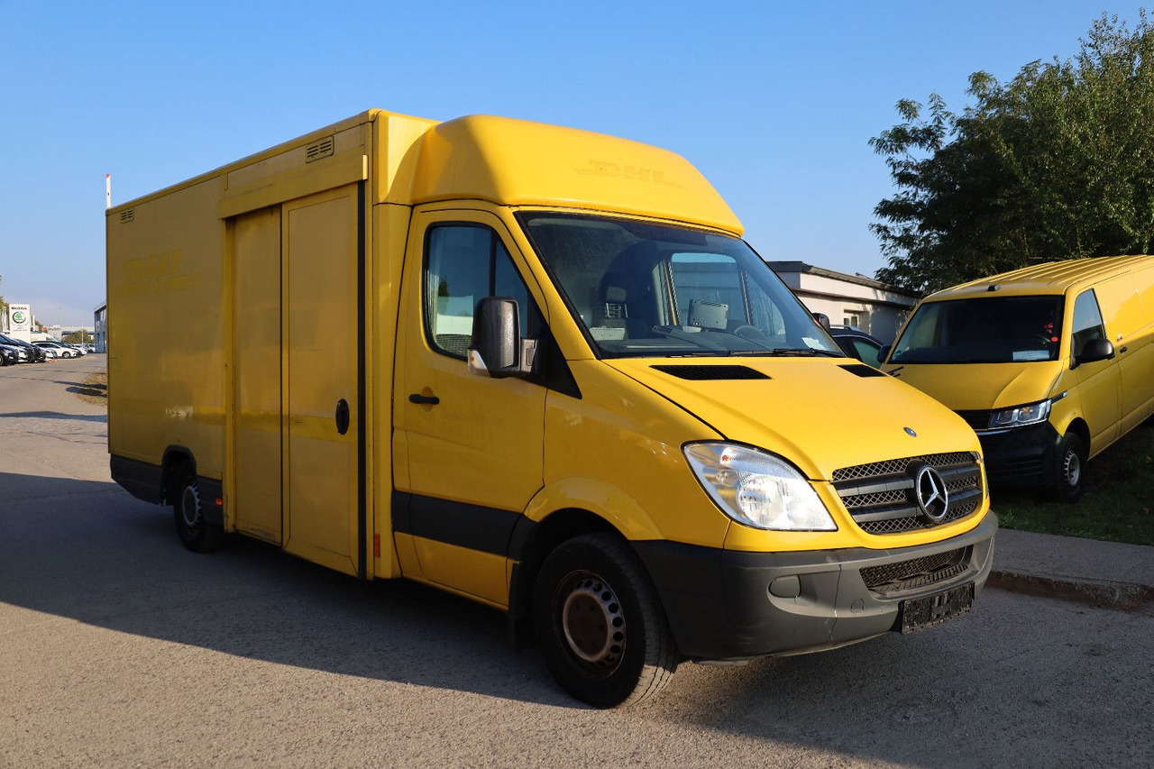 Mercedes-Benz Sprinter II Pritsche/ Koffer/Regalsystem - Closed box van: picture 2 Mercedes-Benz Sprinter II Pritsche/ Koffer/Regalsystem - Closed box van: picture 2
