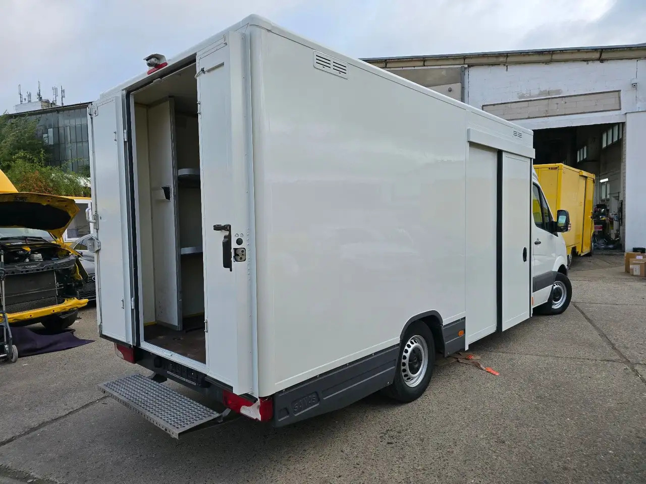 Mercedes-Benz Sprinter/Koffer/Regalsystem/ EU5/ 1. Hand - Closed box van: picture 5 Mercedes-Benz Sprinter/Koffer/Regalsystem/ EU5/ 1. Hand - Closed box van: picture 5
