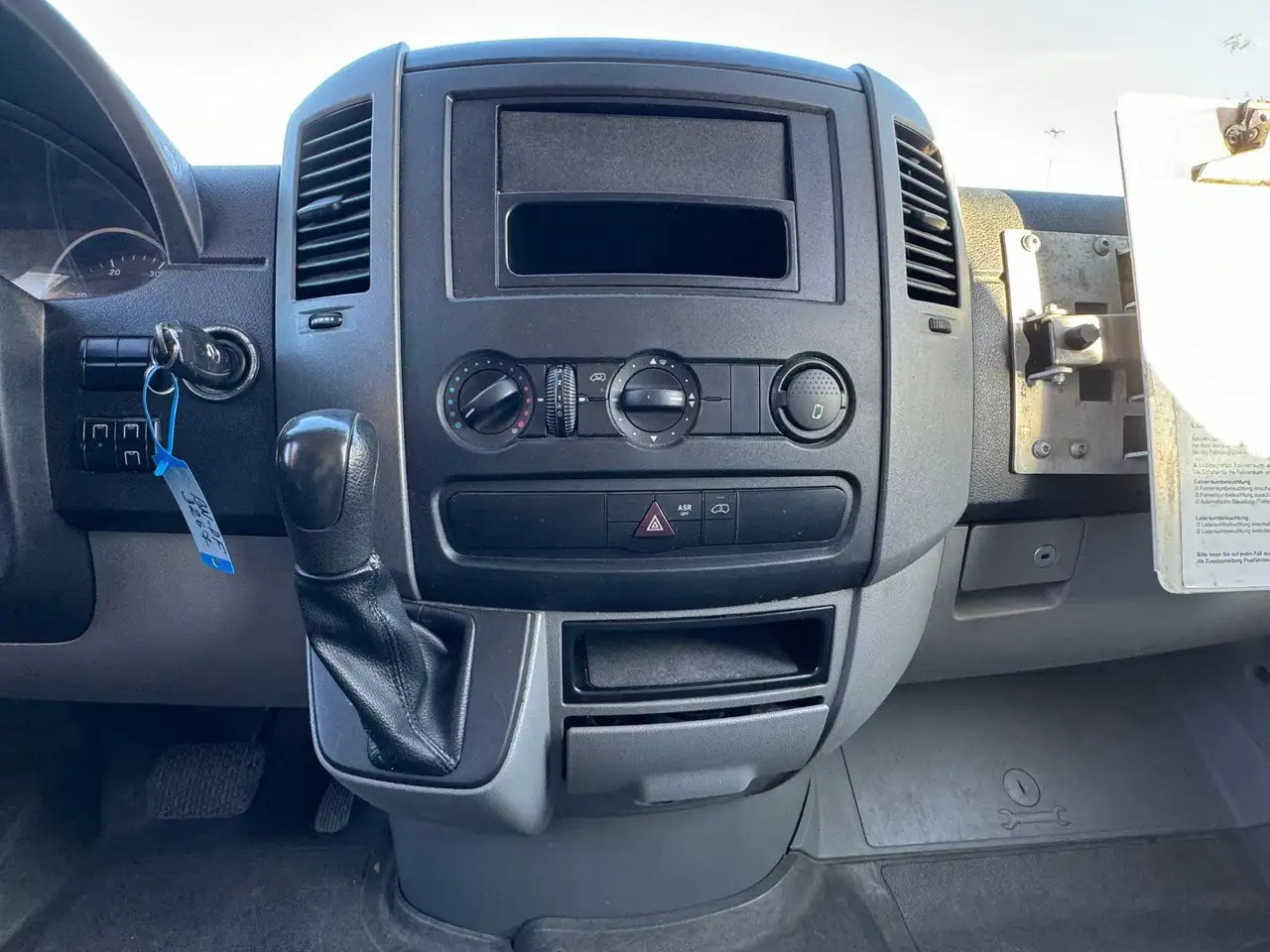 Closed box van Mercedes-Benz Sprinter/Koffer/Regalsystem/ EU5/ 1. Hand: picture 10