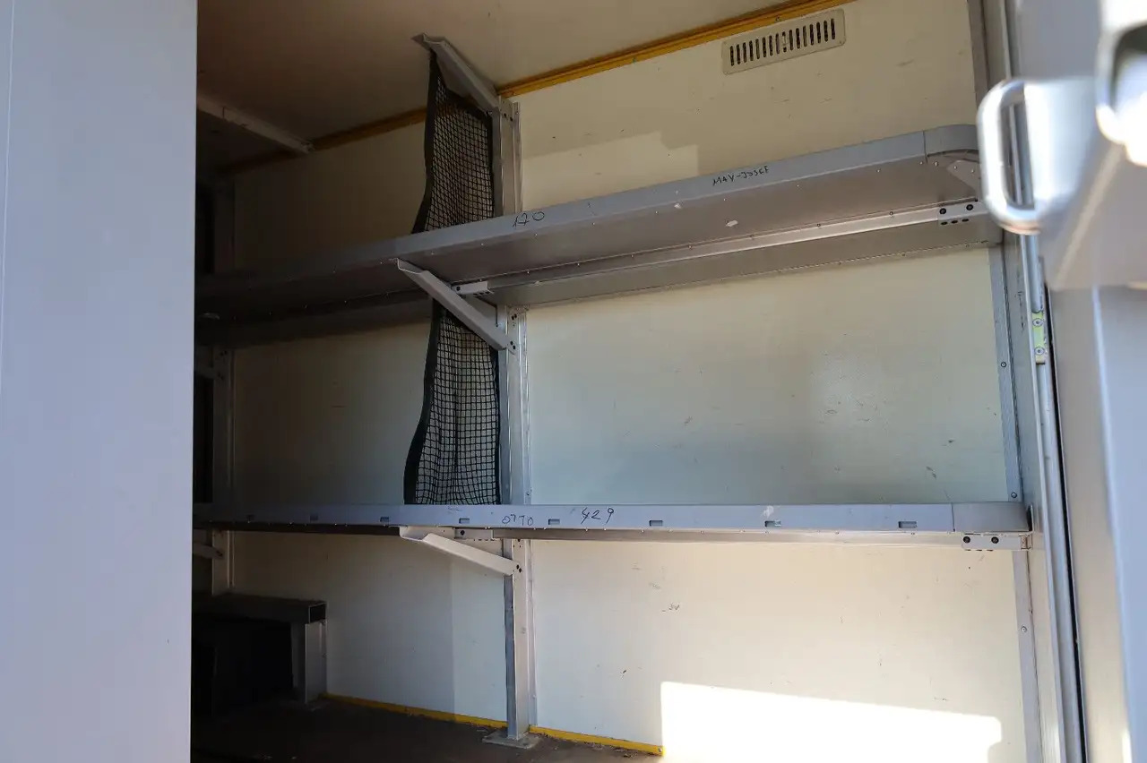 Closed box van Mercedes-Benz Sprinter/Koffer/Regalsystem/ EU5/ 1. Hand: picture 7