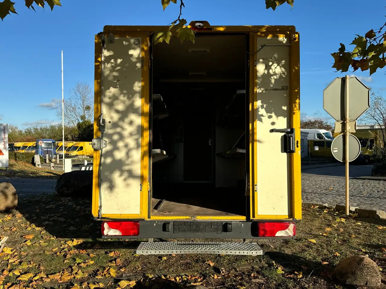 Closed box van Mercedes-Benz Sprinter/Koffer/Regalsystem/ EU5/ 1. Hand: picture 17