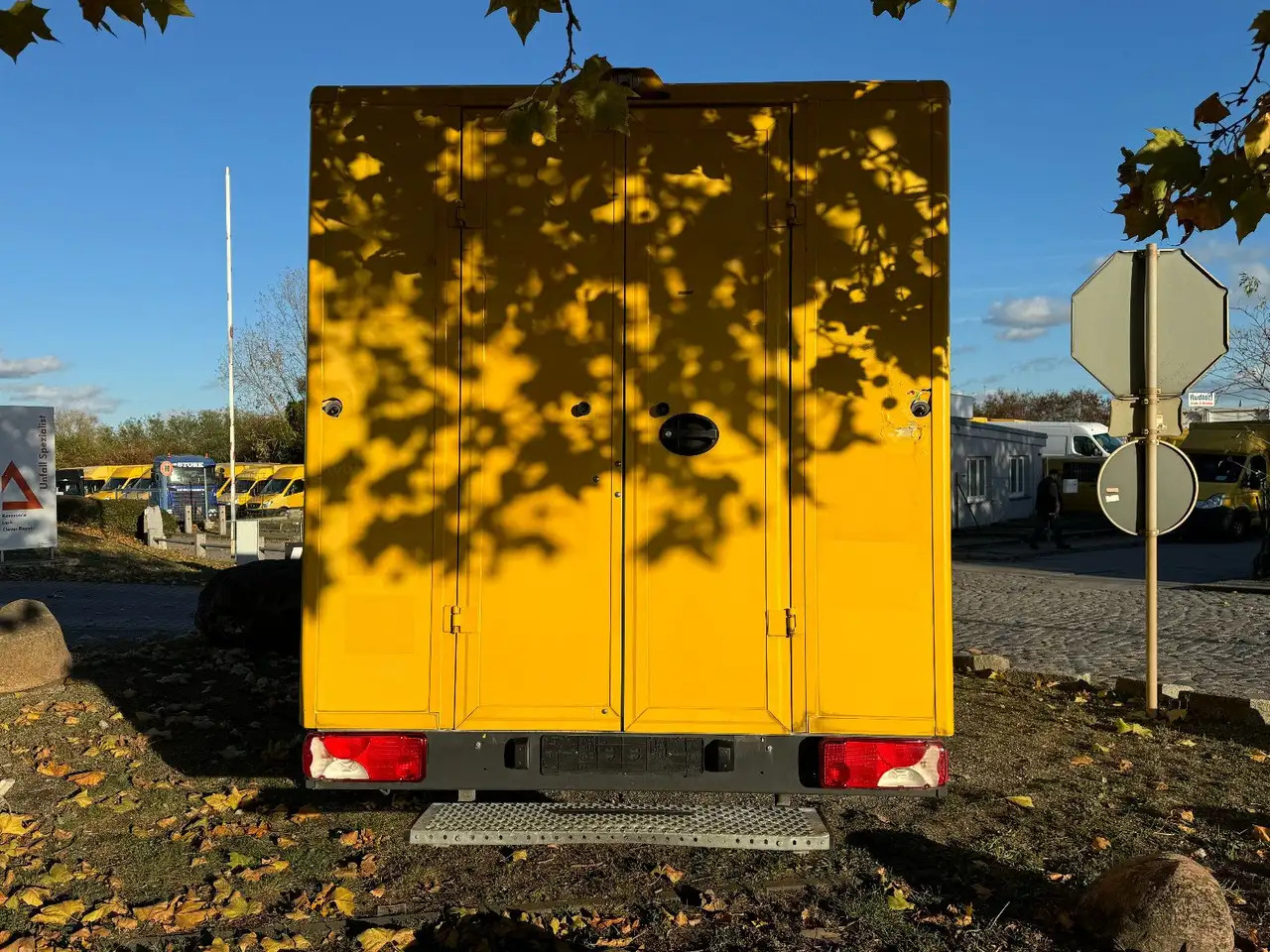 Closed box van Mercedes-Benz Sprinter/Koffer/Regalsystem/ EU5/ 1. Hand: picture 16