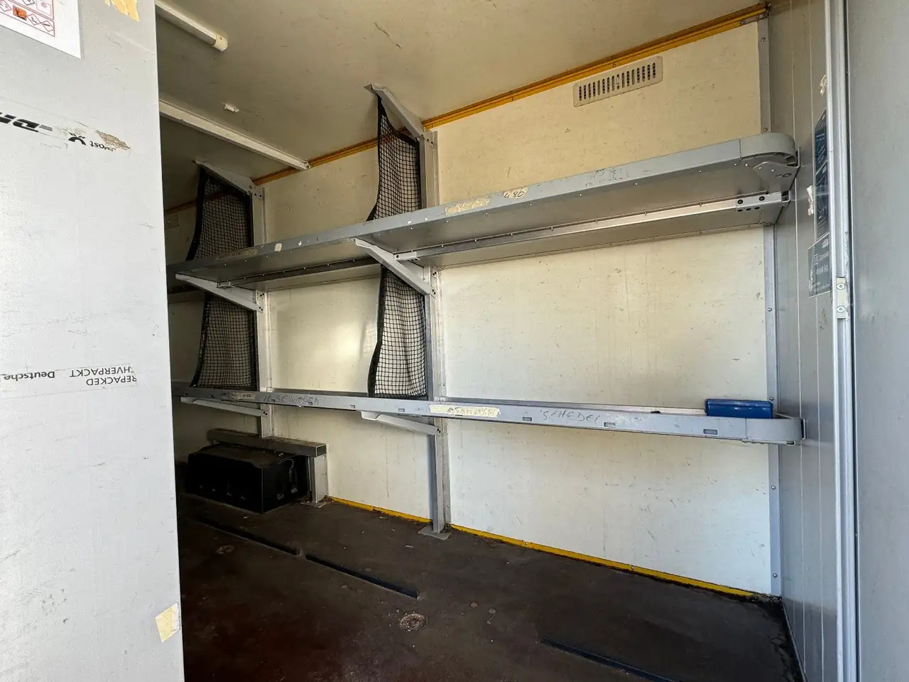 Closed box van Mercedes-Benz Sprinter/Koffer/Regalsystem/ EU5/ 1. Hand: picture 15