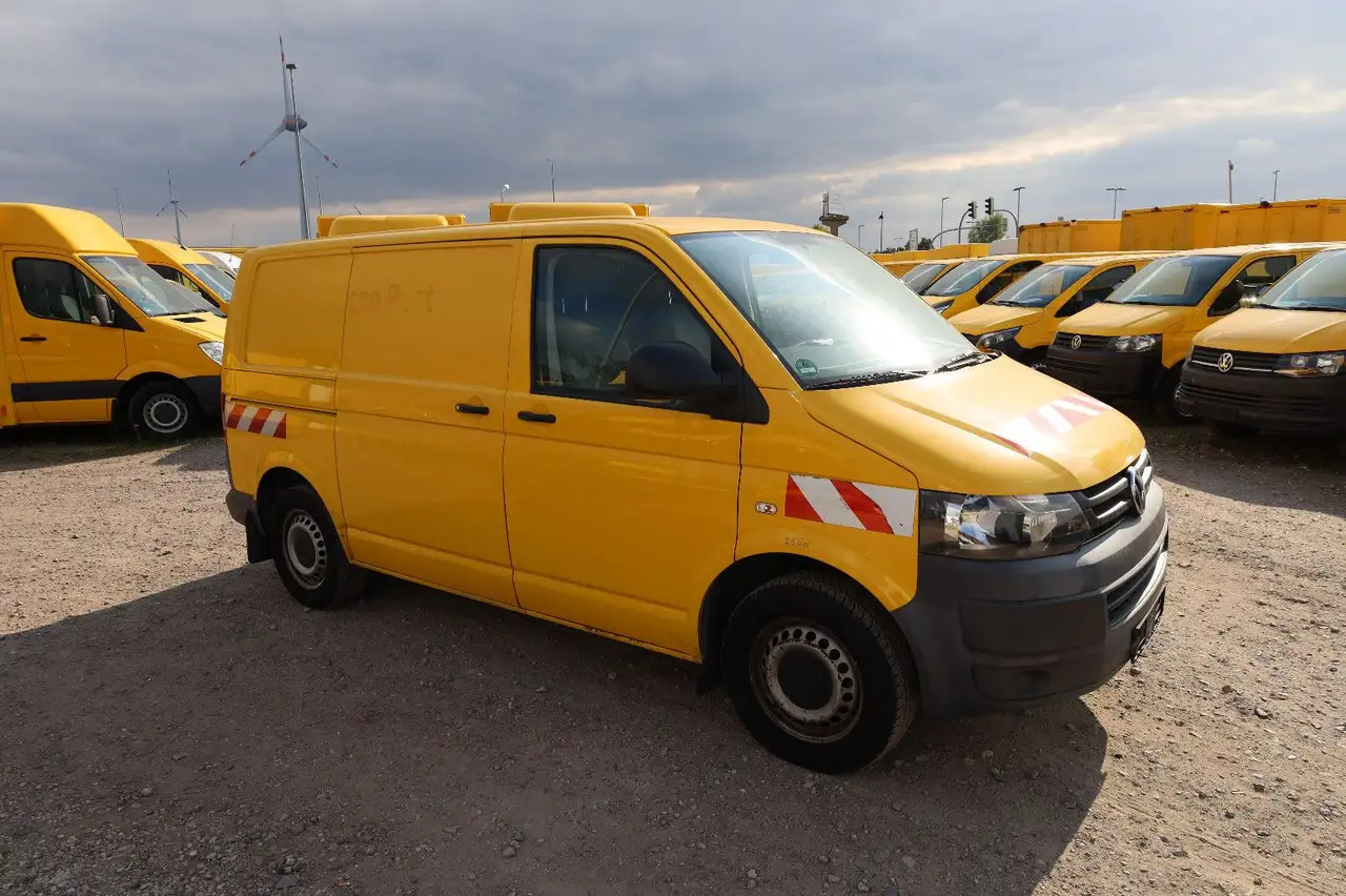 Volkswagen T5 Transporter/ 2.0 TDI/EU5/Werkstattfahrzeug - Panel van, Utility/ Special vehicle: picture 3 Volkswagen T5 Transporter/ 2.0 TDI/EU5/Werkstattfahrzeug - Panel van, Utility/ Special vehicle: picture 3