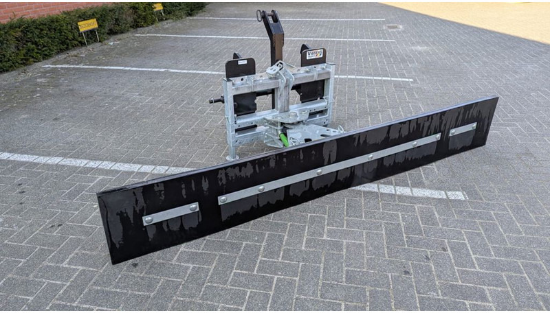 Zocon Rubberschuif 2.80 mtr Giant + 3-punts - Livestock equipment: picture 1 Zocon Rubberschuif 2.80 mtr Giant + 3-punts - Livestock equipment: picture 1