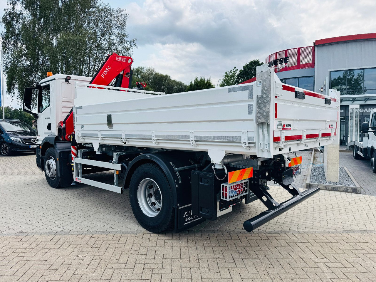 MAN 18.320 4x2 mit Fassi Ladekran Sofort Verfügbar - Tipper, Crane truck: picture 4 MAN 18.320 4x2 mit Fassi Ladekran Sofort Verfügbar - Tipper, Crane truck: picture 4