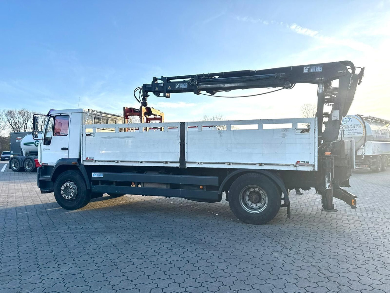 MAN LE 18.280 Pritsche mit HIAB 133 K PRO/HIPRO Kran - Crane truck: picture 5 MAN LE 18.280 Pritsche mit HIAB 133 K PRO/HIPRO Kran - Crane truck: picture 5