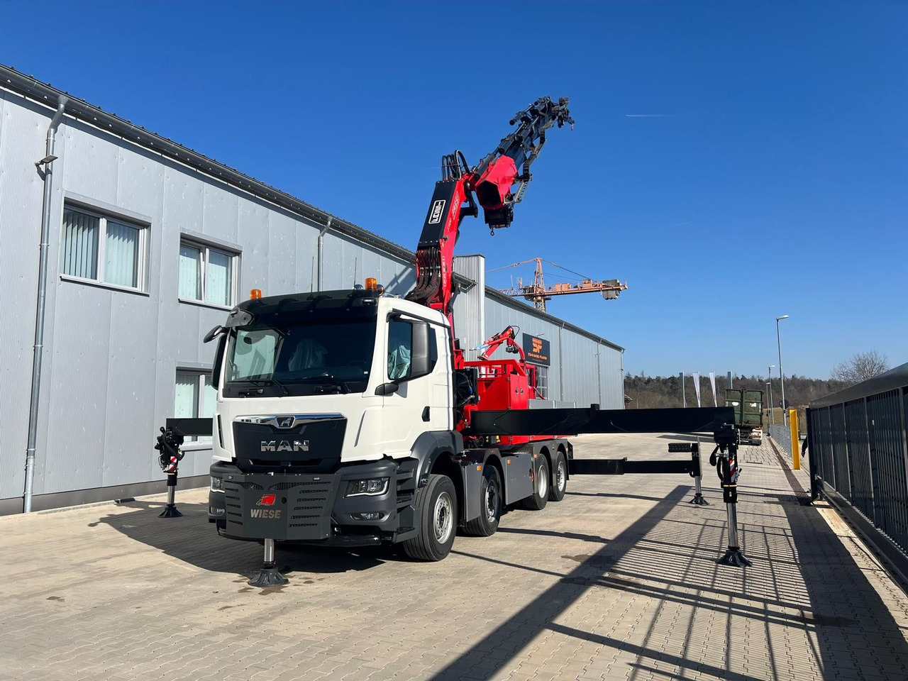 MAN 8x4 Hydro mit F1150 inkl Jib und Winde Korb - Tractor truck: picture 1 MAN 8x4 Hydro mit F1150 inkl Jib und Winde Korb - Tractor truck: picture 1