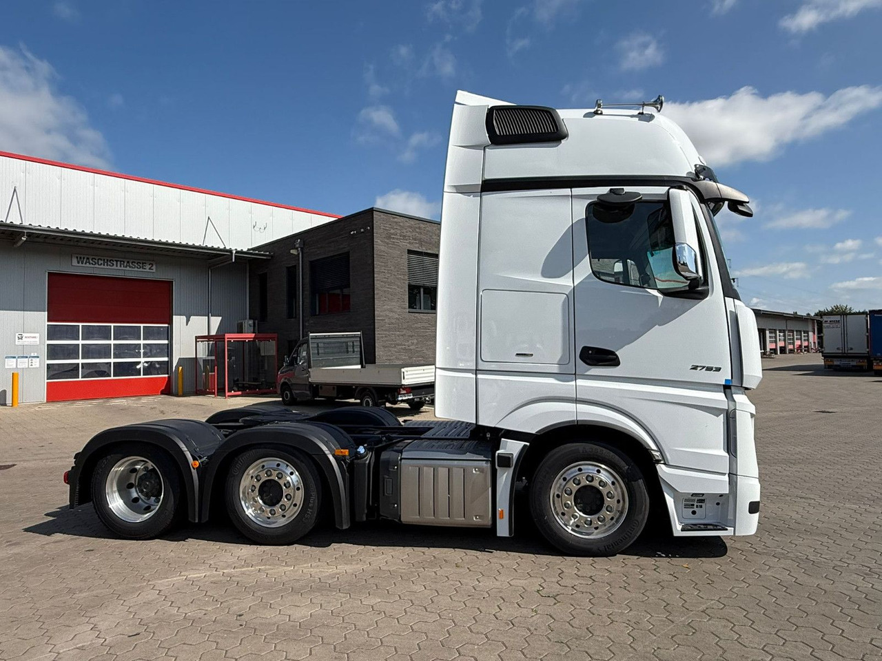 Mercedes-Benz Actros 2753 GigaSpace L 6x2 Lowliner TrendLine - Tractor truck: picture 3 Mercedes-Benz Actros 2753 GigaSpace L 6x2 Lowliner TrendLine - Tractor truck: picture 3