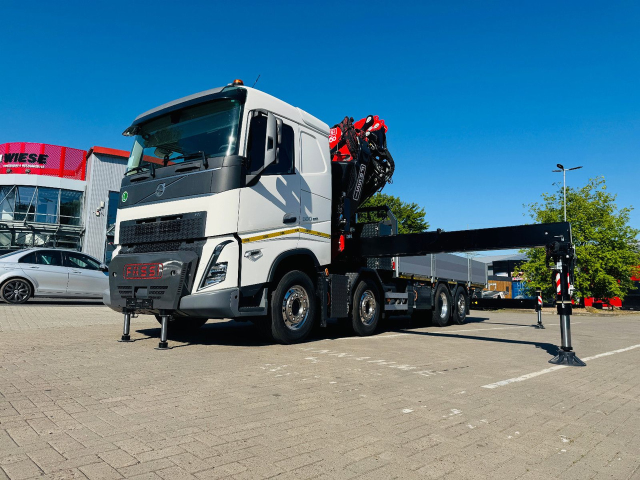 Dropside/ Flatbed truck, Crane truck Volvo FH 500 8x2 mit F710RA.2.27 L426 und V20 Winde: picture 14