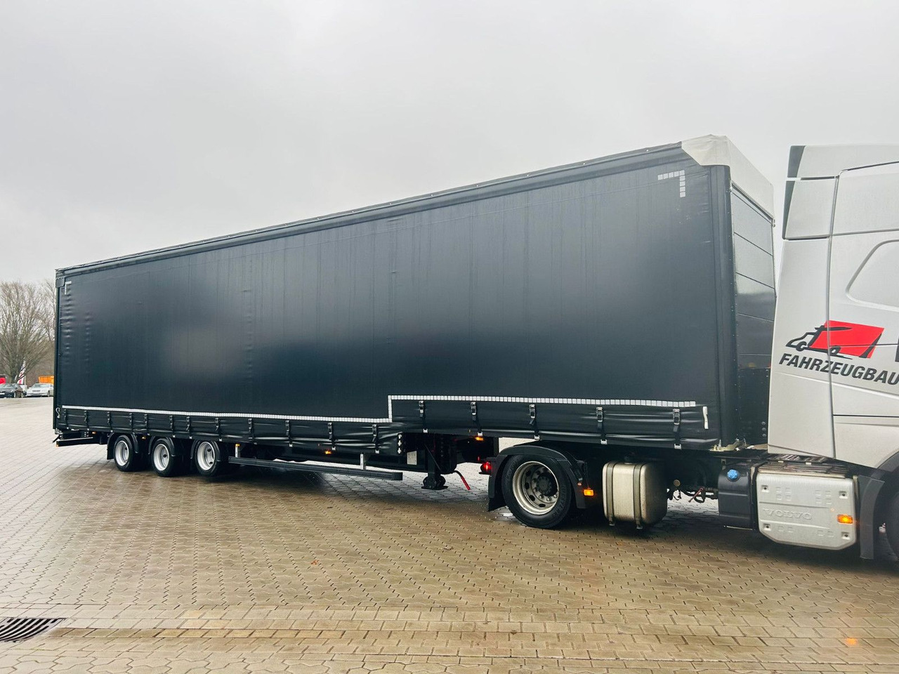 Wiese Gabelstaplertransporter Mega mit Rampen - Low loader semi-trailer: picture 2 Wiese Gabelstaplertransporter Mega mit Rampen - Low loader semi-trailer: picture 2