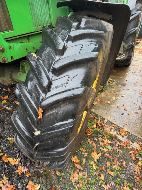 Farm tractor JOHN DEERE 6400: picture 6