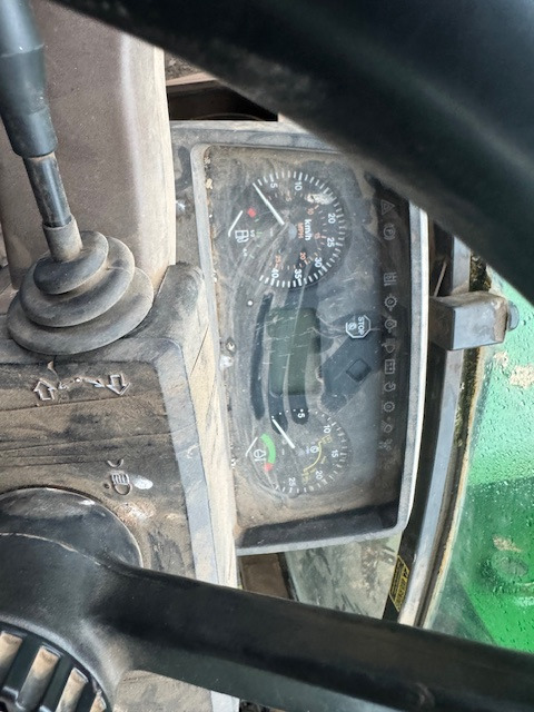 Farm tractor JOHN DEERE 6400: picture 12