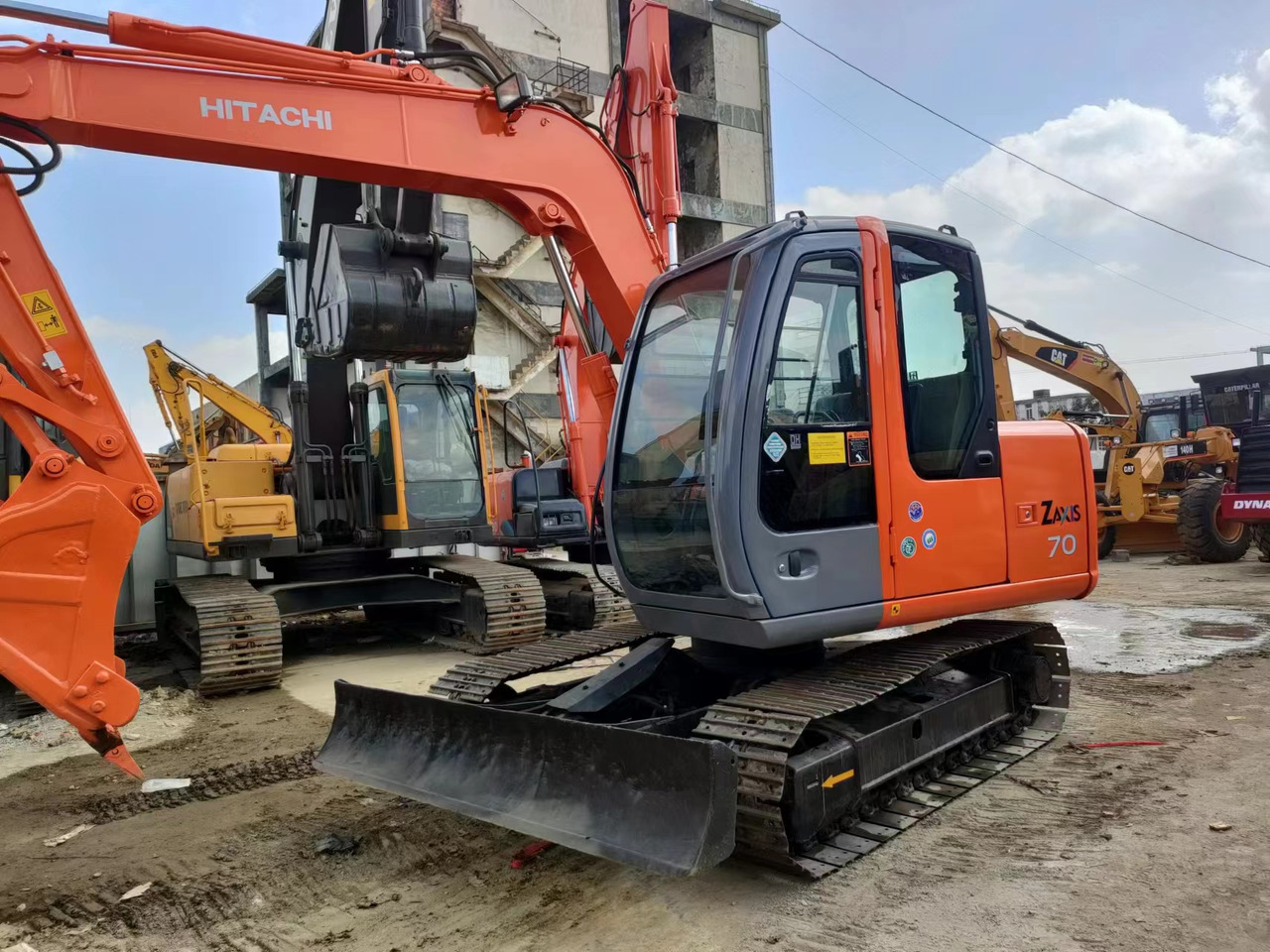 HITACHI ZX70 - Crawler excavator: picture 4 HITACHI ZX70 - Crawler excavator: picture 4