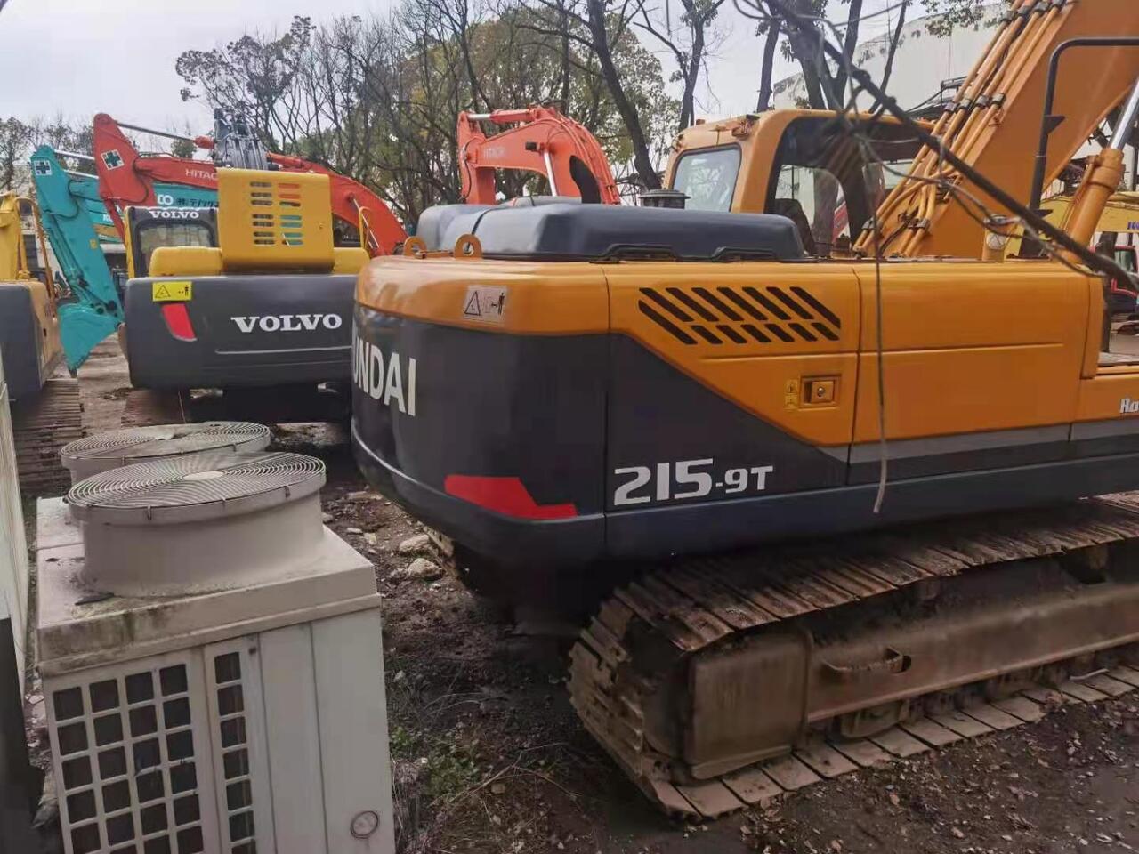 HYUNDAI R215-9T - Crawler excavator: picture 4 HYUNDAI R215-9T - Crawler excavator: picture 4