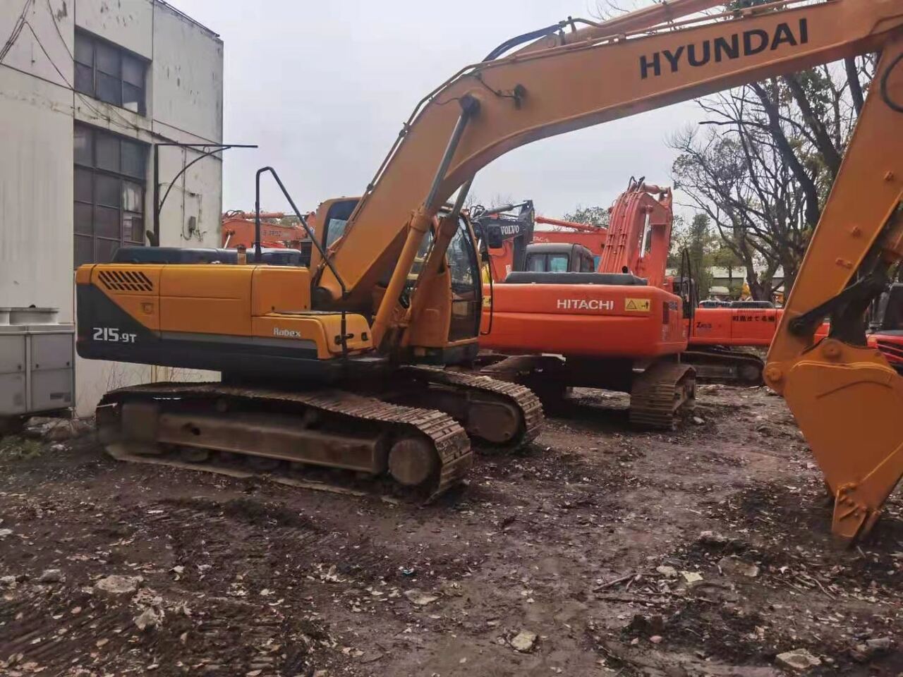 HYUNDAI R215-9T - Crawler excavator: picture 3 HYUNDAI R215-9T - Crawler excavator: picture 3