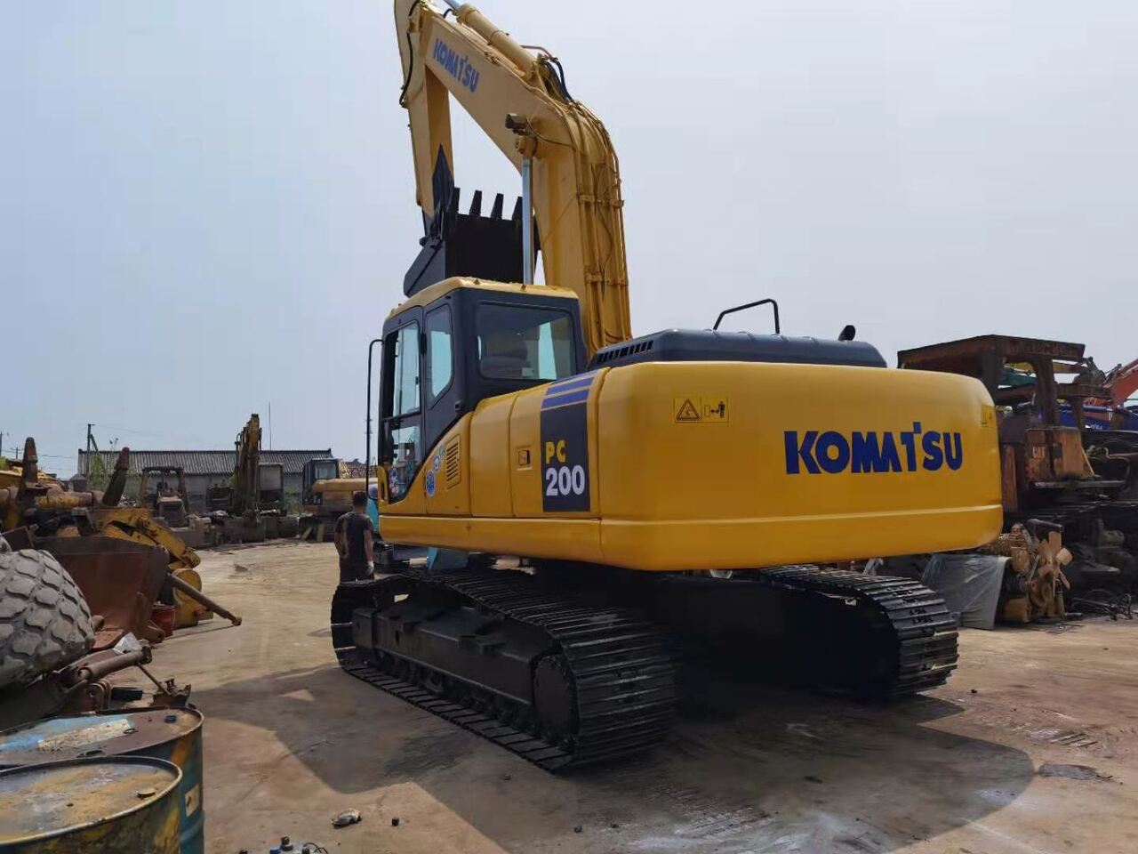 KOMATSU PC200 - Crawler excavator: picture 3 KOMATSU PC200 - Crawler excavator: picture 3