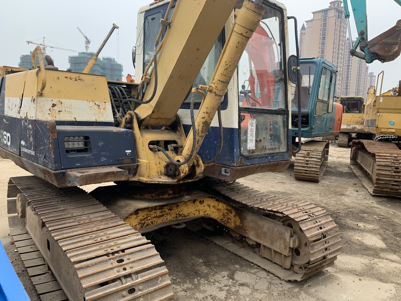 Crawler excavator KOMATSU PC60-excavator: picture 1