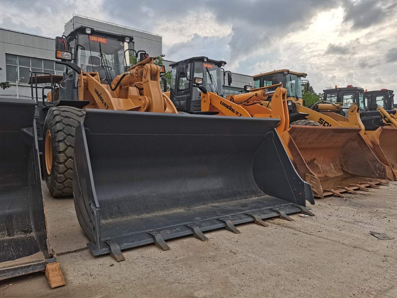 LONKING LG855N - Wheel loader: picture 2 LONKING LG855N - Wheel loader: picture 2