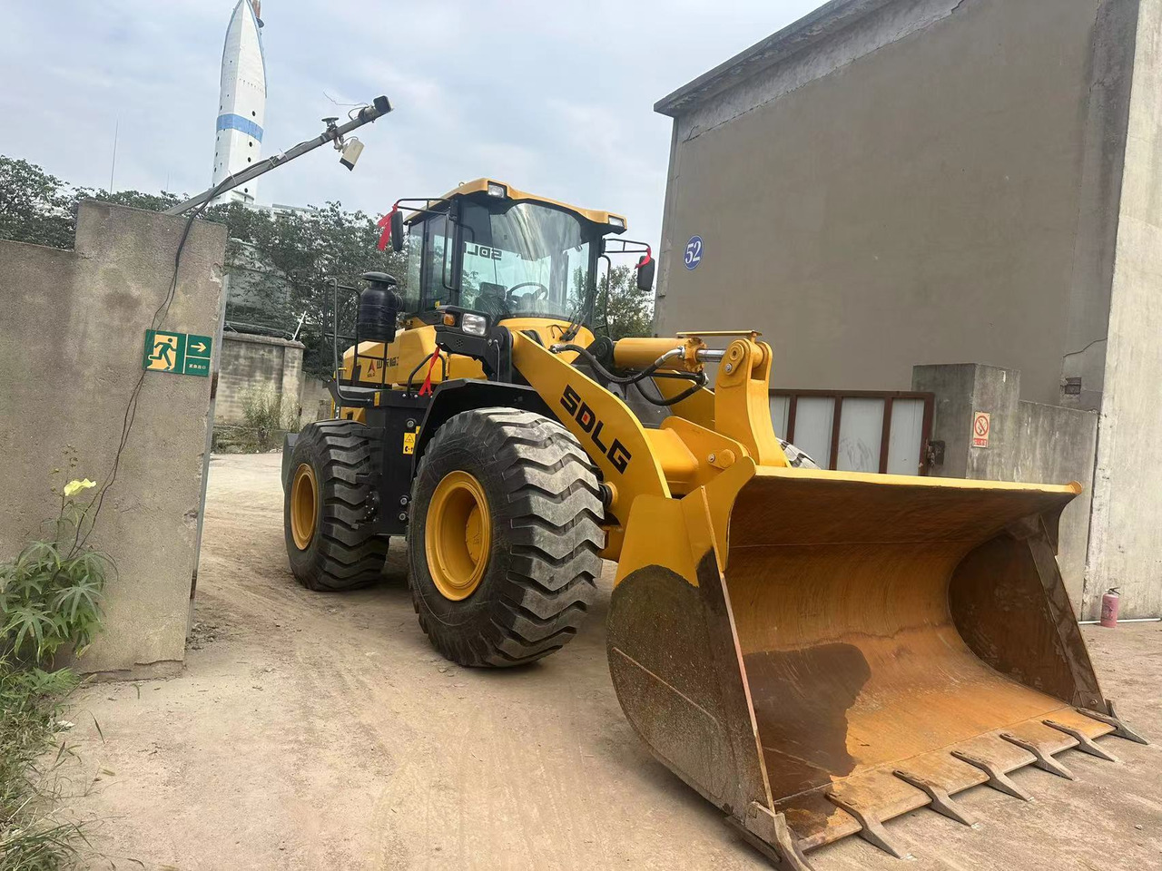 SDLG LG956F - Crawler excavator: picture 2 SDLG LG956F - Crawler excavator: picture 2