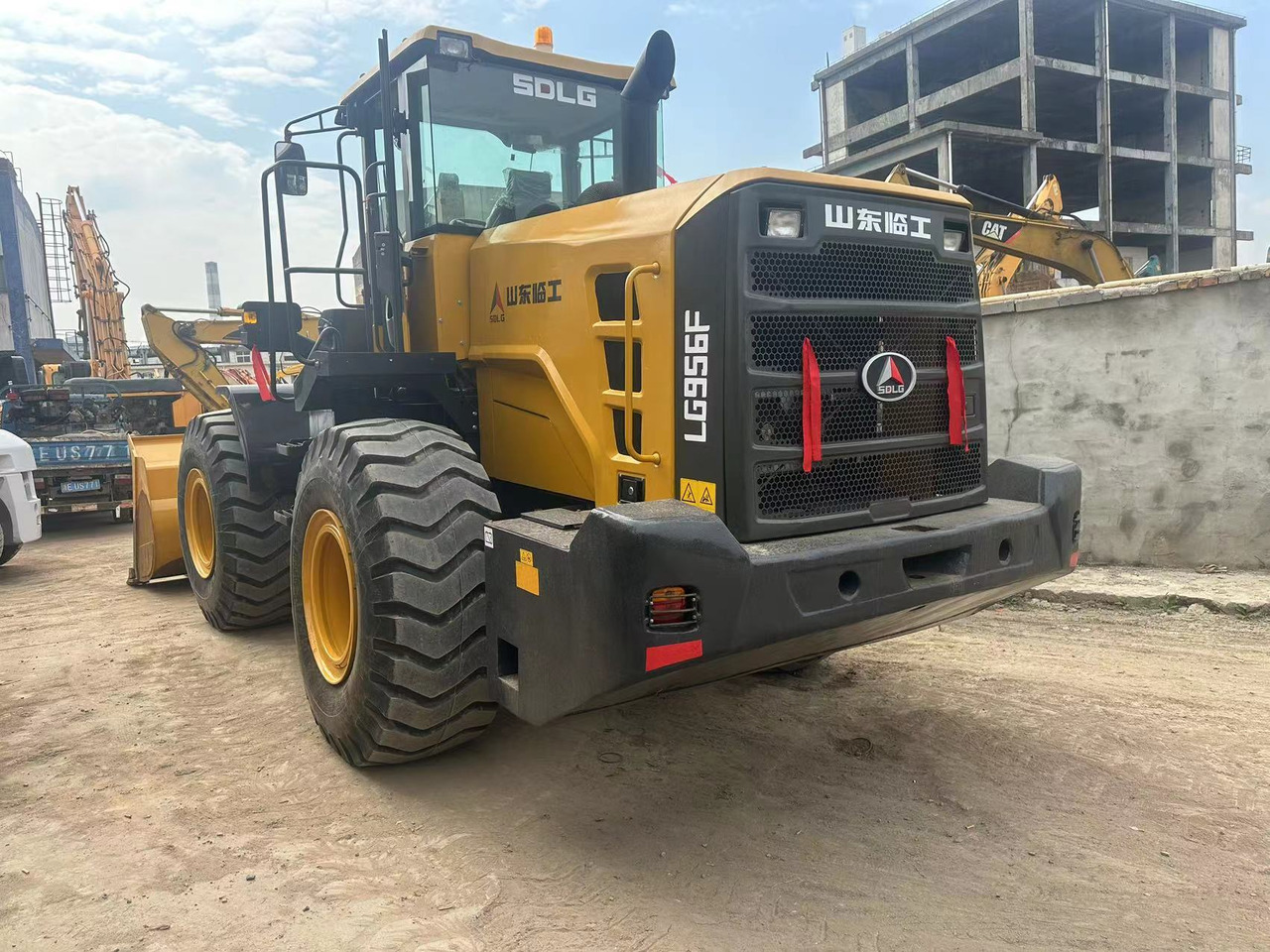 Crawler excavator SDLG LG956F: picture 6