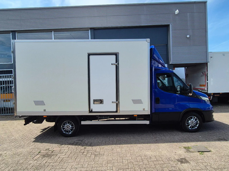 Iveco Daily 35S18 3.0D Koffer/ Xenon/ Airco - Closed box van: picture 2 Iveco Daily 35S18 3.0D Koffer/ Xenon/ Airco - Closed box van: picture 2