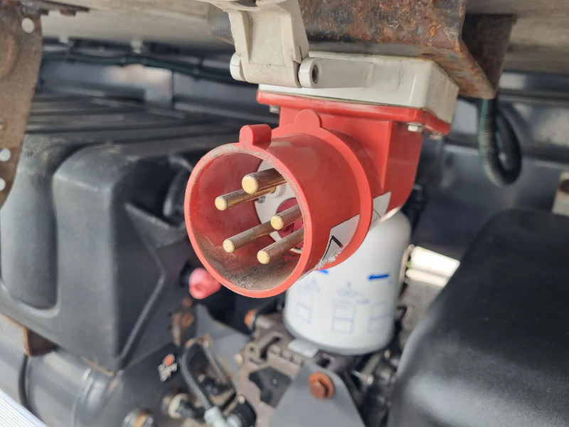 Refrigerator truck Volvo FL 250 Carrier 750MT ATP Zwischenwand LBW Euro 6: picture 14 Refrigerator truck Volvo FL 250 Carrier 750MT ATP Zwischenwand LBW Euro 6: picture 14