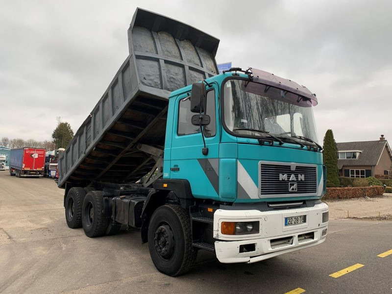 MAN 33.372 6X4 KIPPER MANUAL ZF GEARBOX - Tipper: picture 2 MAN 33.372 6X4 KIPPER MANUAL ZF GEARBOX - Tipper: picture 2