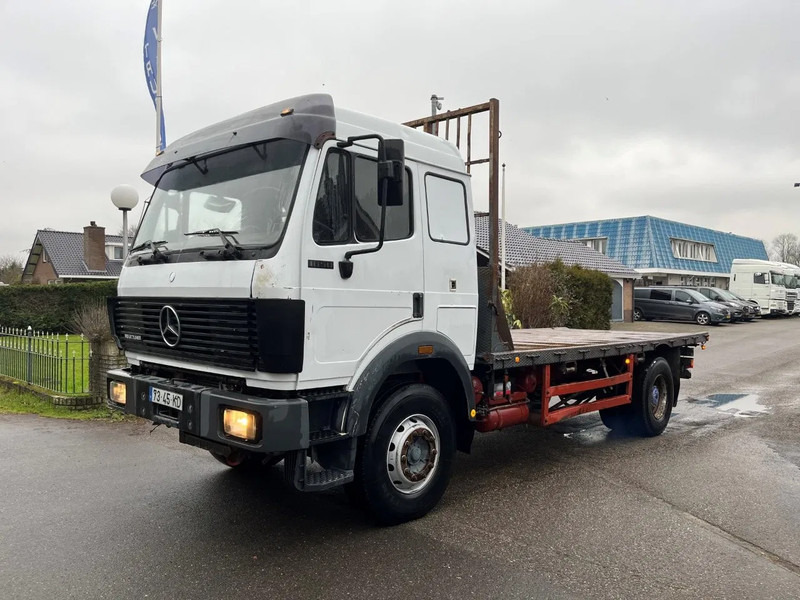 Mercedes-Benz SK 1850 V8 MANUAL GEARBOX BIG AXLE FULL STEEL SPRING RETARDER - Dropside/ Flatbed truck: picture 1 Mercedes-Benz SK 1850 V8 MANUAL GEARBOX BIG AXLE FULL STEEL SPRING RETARDER - Dropside/ Flatbed truck: picture 1