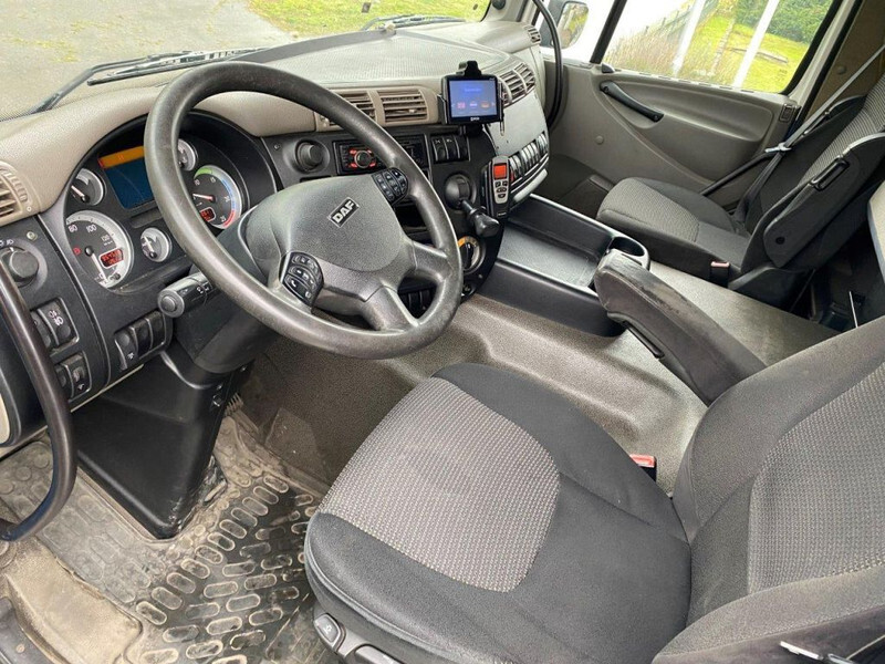 Interior photo 1: Tractor truck DAF CF 85.460 CF 460 HOLLAND TRUCK Interior photo 1: Tractor truck DAF CF 85.460 CF 460 HOLLAND TRUCK