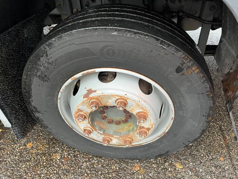 Tanker truck Volvo FL 611 FL6 11 4x2 with TANK, possible to remove the tank: picture 6 Tanker truck Volvo FL 611 FL6 11 4x2 with TANK, possible to remove the tank: picture 6