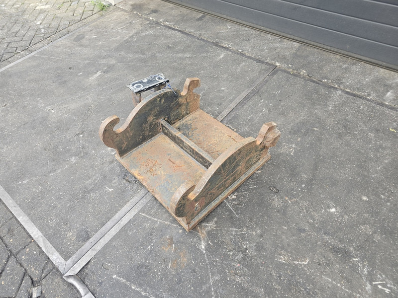 Kopplaat adaptor plate verachtert eurosteel cw30 cw40 adaptor plate - Quick coupler for Construction machinery: picture 2 Kopplaat adaptor plate verachtert eurosteel cw30 cw40 adaptor plate - Quick coupler for Construction machinery: picture 2