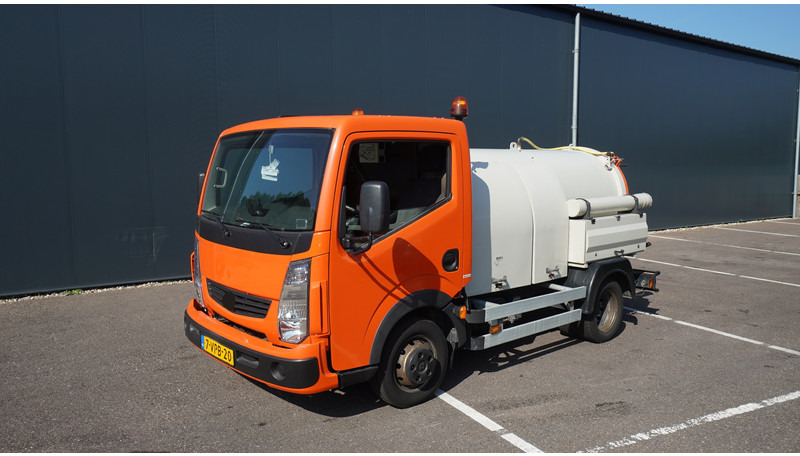 Renault Maxity 130-35/6 CC BROKEN ENGINE HIGH PRESSURE AND VACUUM SYSTEM - Commercial truck: picture 3 Renault Maxity 130-35/6 CC BROKEN ENGINE HIGH PRESSURE AND VACUUM SYSTEM - Commercial truck: picture 3