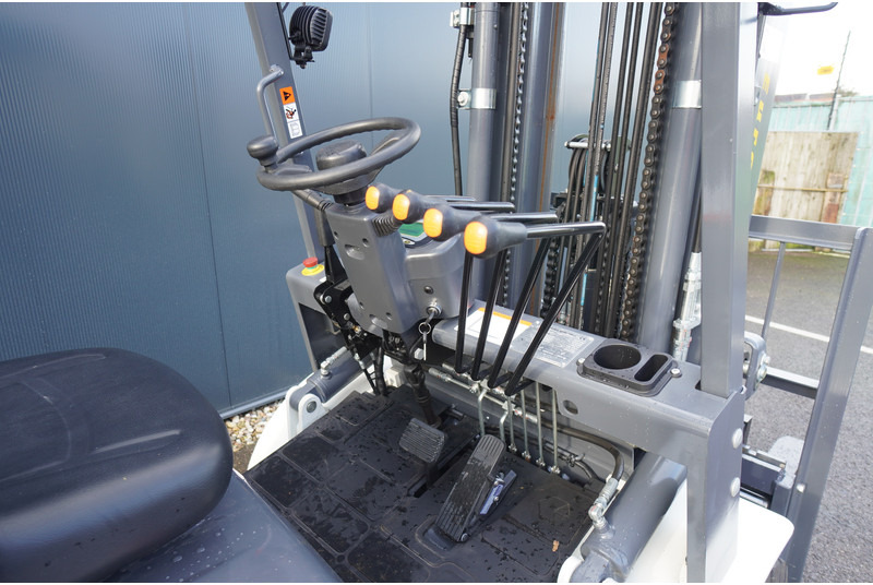 Construction machinery Eurotrac FE 30 ECO ELECTRIC FORKLIFT: picture 10