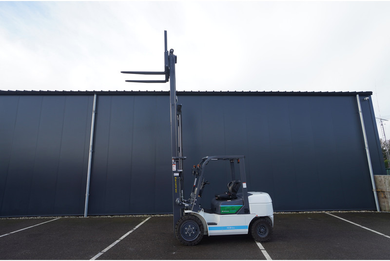 Eurotrac FE 30 ECO ELECTRIC FORKLIFT - Construction machinery: picture 2 Eurotrac FE 30 ECO ELECTRIC FORKLIFT - Construction machinery: picture 2