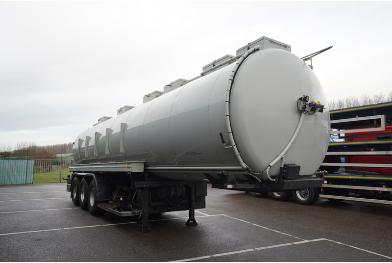 Dijkstra 3 AXLE TANK TRAILER 36 M3 - Tanker semi-trailer: picture 3 Dijkstra 3 AXLE TANK TRAILER 36 M3 - Tanker semi-trailer: picture 3